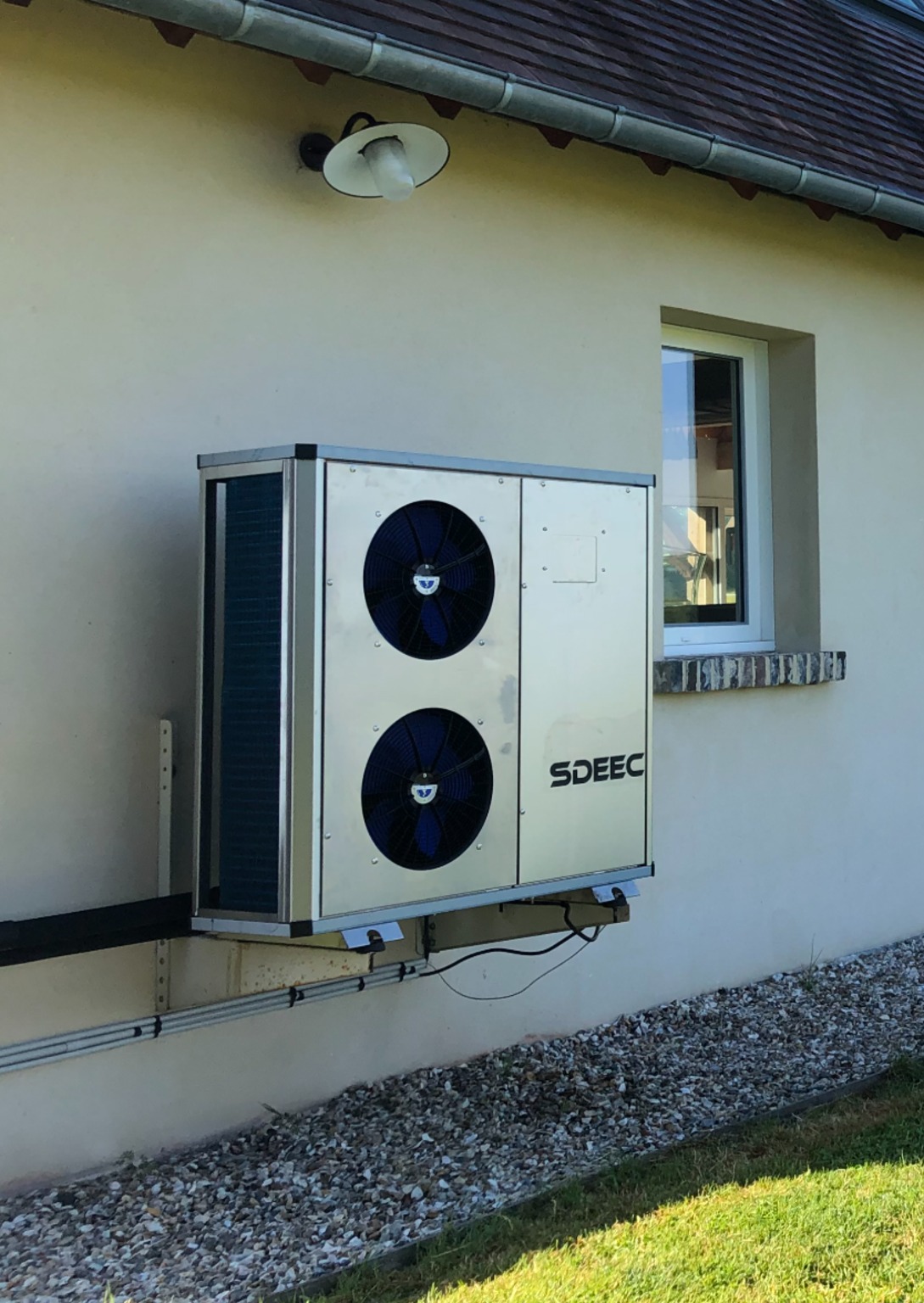 Pompe à chaleur SDEEC Saint-Étienne-la-Thillaye